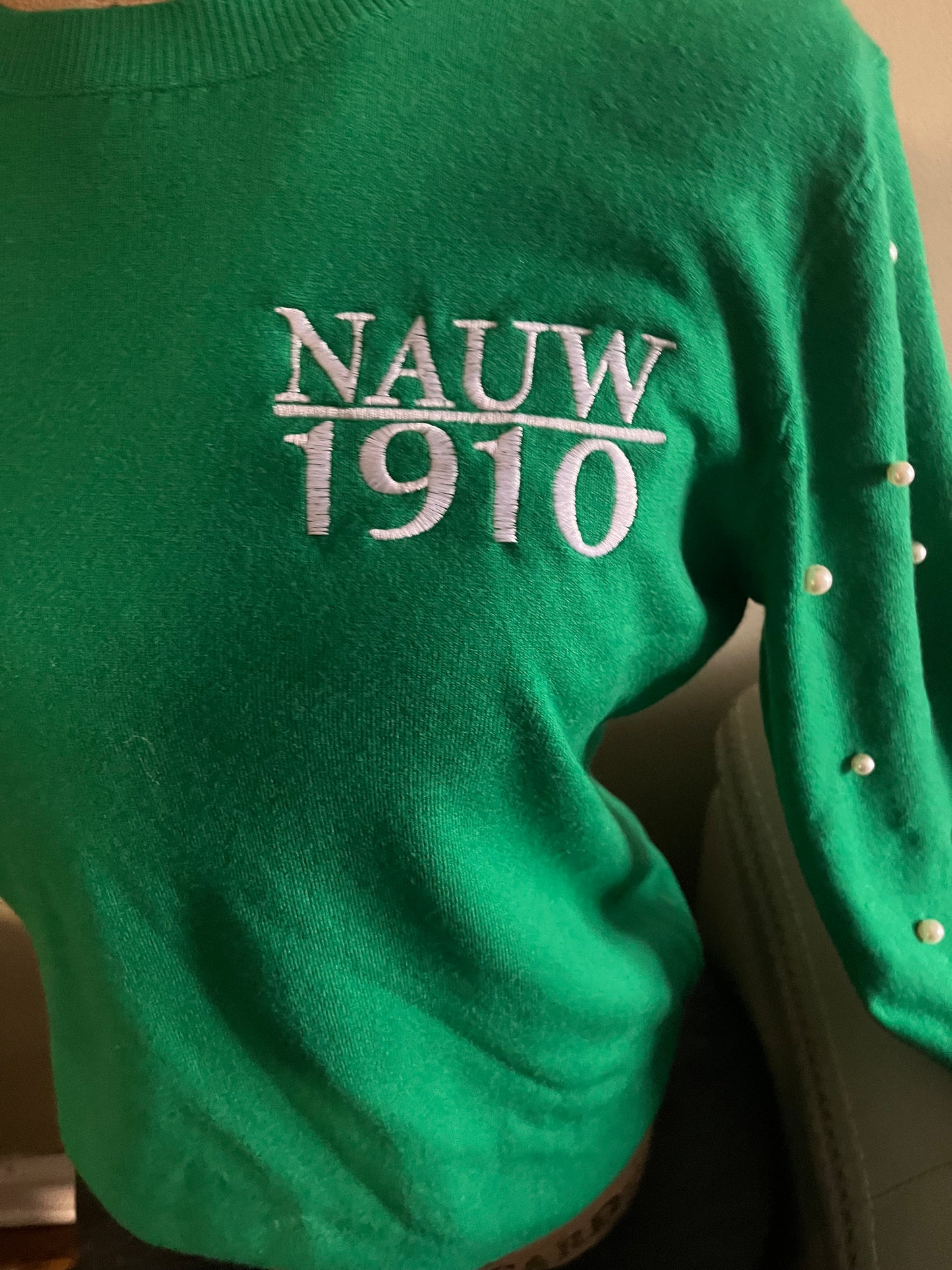 NAUW Pearl sweater